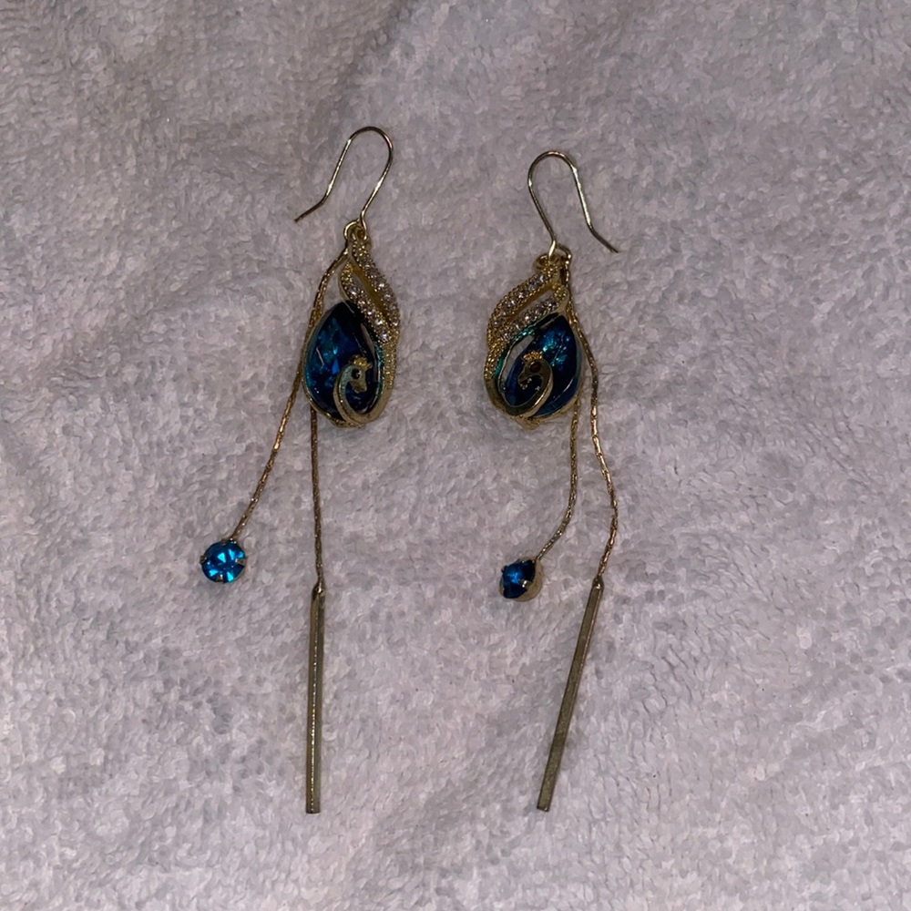 Dangling Gold plated earrings